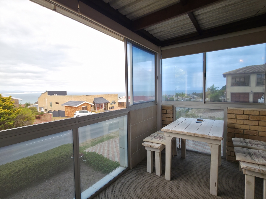 3 Bedroom Property for Sale in Wavecrest Eastern Cape